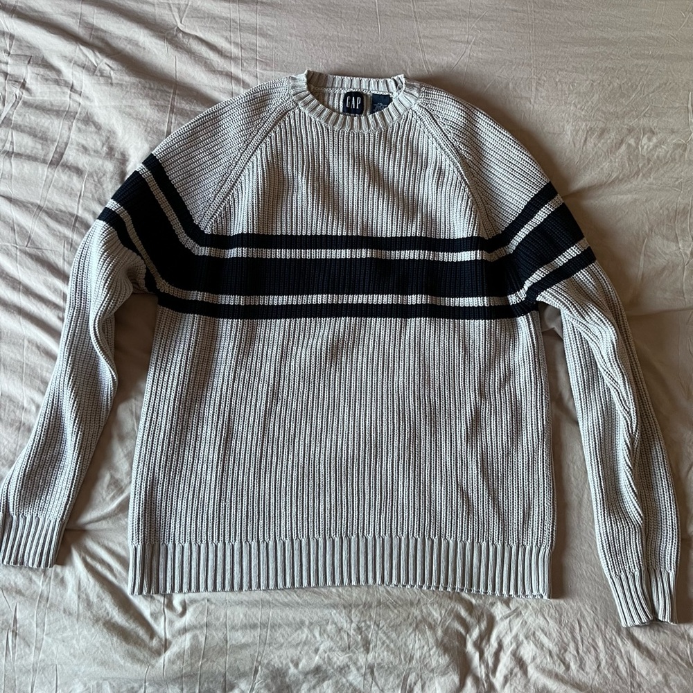 **SOLD** GAP Men’s Knit Crewneck Sweater